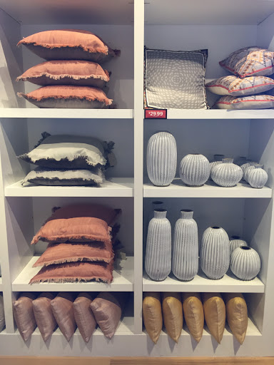 Furniture Store «west elm», reviews and photos, 5307 E Mockingbird Ln #100, Dallas, TX 75206, USA