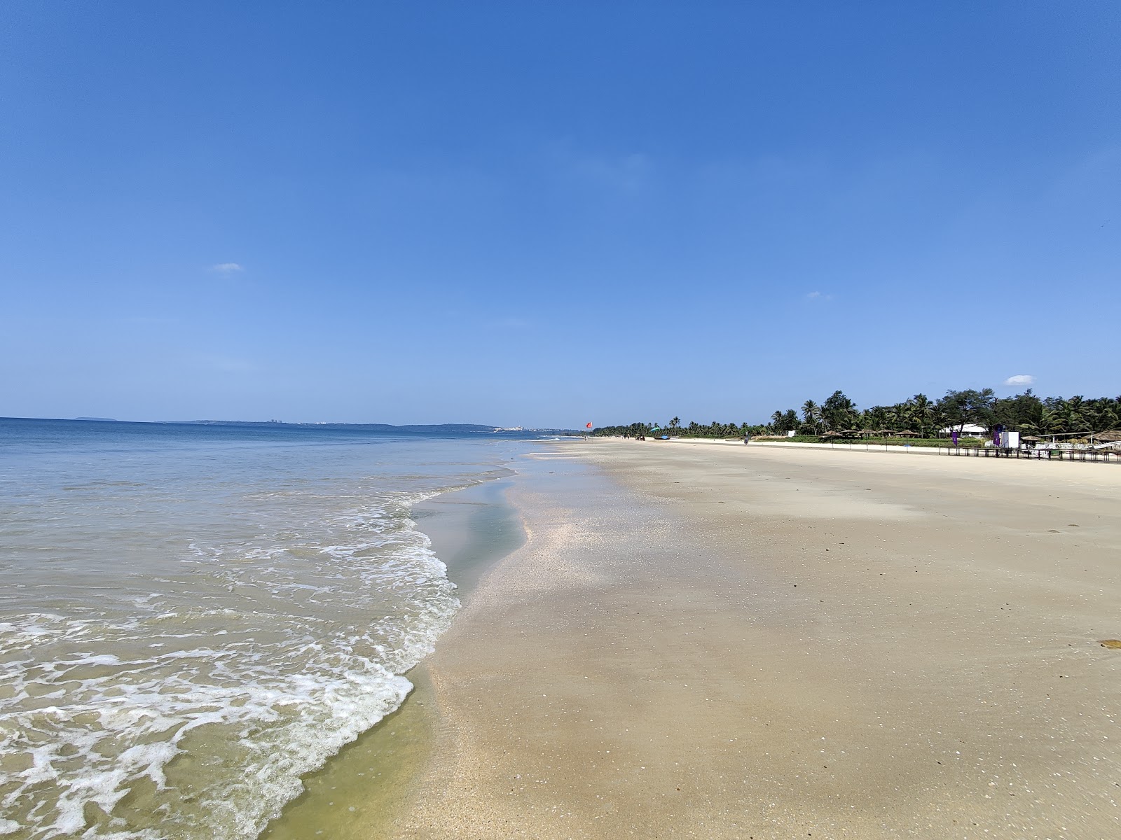 Foto de Utorda Beach área de comodidades