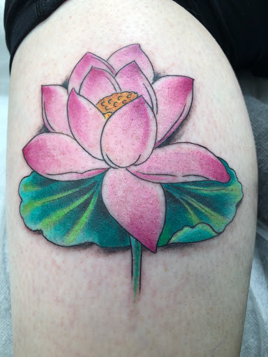 Tattoo Shop «Nine Lives Tattoo», reviews and photos, 61 N Holladay Dr, Seaside, OR 97138, USA