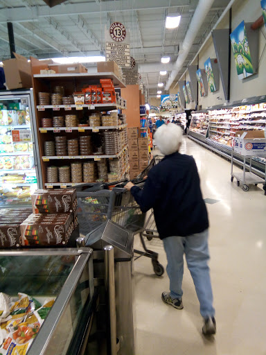 Grocery Store «ShopRite of Essex Green», reviews and photos, 1 Rooney Cir, West Orange, NJ 07052, USA