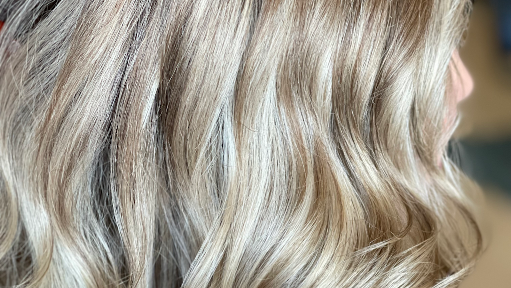 Yoli's Hair Salon 78748
