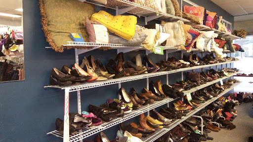 Thrift Store «Treasures Galore The Indoor Garage Sale Thrift Store», reviews and photos, 1964 Rahncliff Ct #800, Eagan, MN 55122, USA