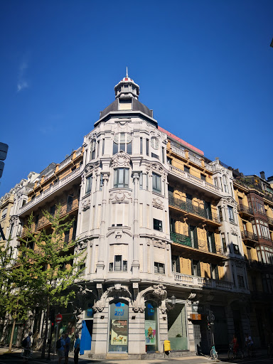 CENTRO MEDICO MANTEROLA 8 // MEDICINA ESTETICA PREVENTIVA ANTIAGING en Donostia-San Sebastian, Guipúzcoa