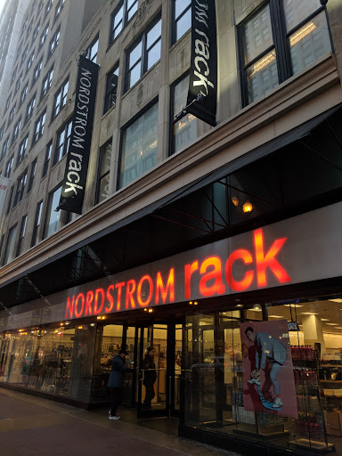 Department Store «Nordstrom Rack The Shops at State and Washington», reviews and photos, 24 N State St, Chicago, IL 60602, USA