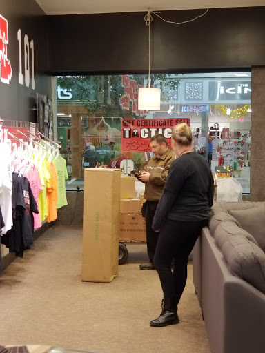 Shopping Mall «Oakwood Mall», reviews and photos, 4800 Golf Rd, Eau Claire, WI 54701, USA