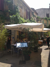 Atmosphère du Restaurant Le Greeniotage à Arles - n°12