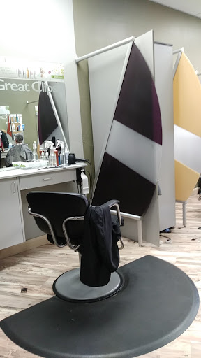 Hair Salon «Great Clips», reviews and photos, 1897 E Gibson Rd, Woodland, CA 95776, USA