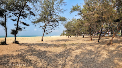 หาดแหลมเจริญ Laem Charoen Beach