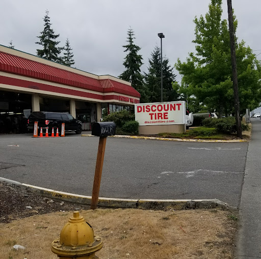 Tire Shop «Discount Tire Store - Everett, WA», reviews and photos, 8125 Evergreen Way, Everett, WA 98203, USA