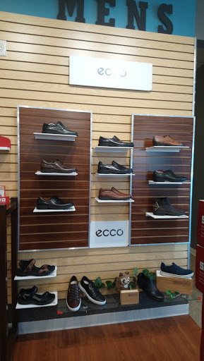 Shoe Store «Mar-Lou Shoes», reviews and photos, 5471 Mayfield Rd, Lyndhurst, OH 44124, USA