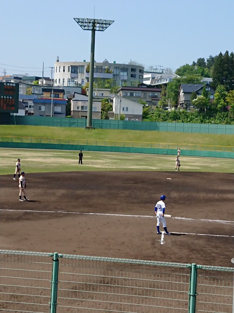 青森県営野球場