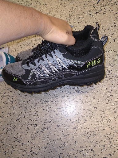 Clothing Store «Ross Dress for Less», reviews and photos, 8464 W Hillsborough Ave, Tampa, FL 33615, USA