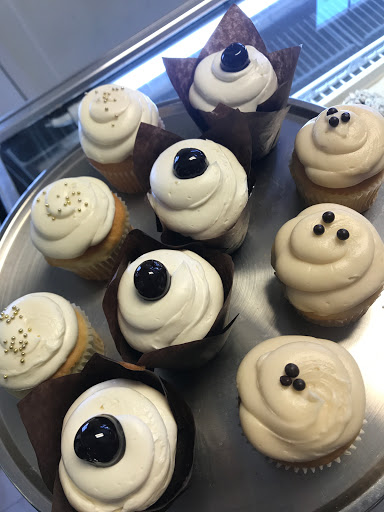 Bakery «Grand Finale Desserts and Pastries», reviews and photos, 225 Franklin Ave, Grand Haven, MI 49417, USA