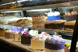 Cakeheads Bakery image