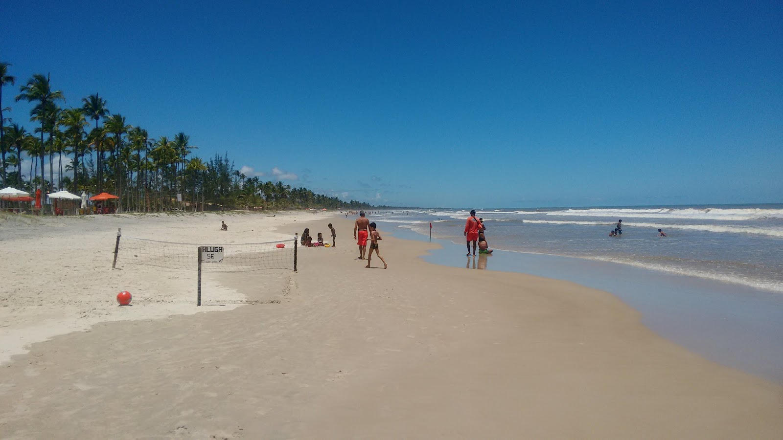 Foto von Costa Strand mit feiner beiger sand Oberfläche