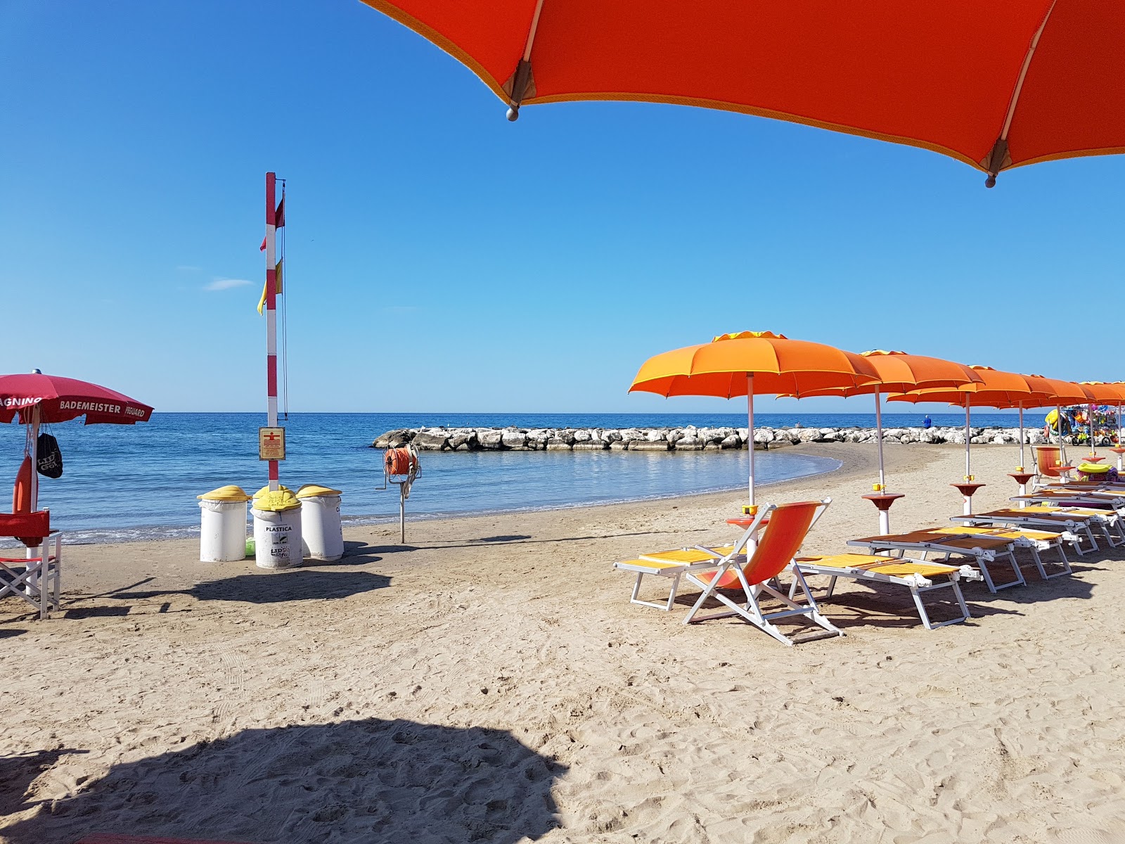 Fotografie cu Gianola beach - locul popular printre cunoscătorii de relaxare