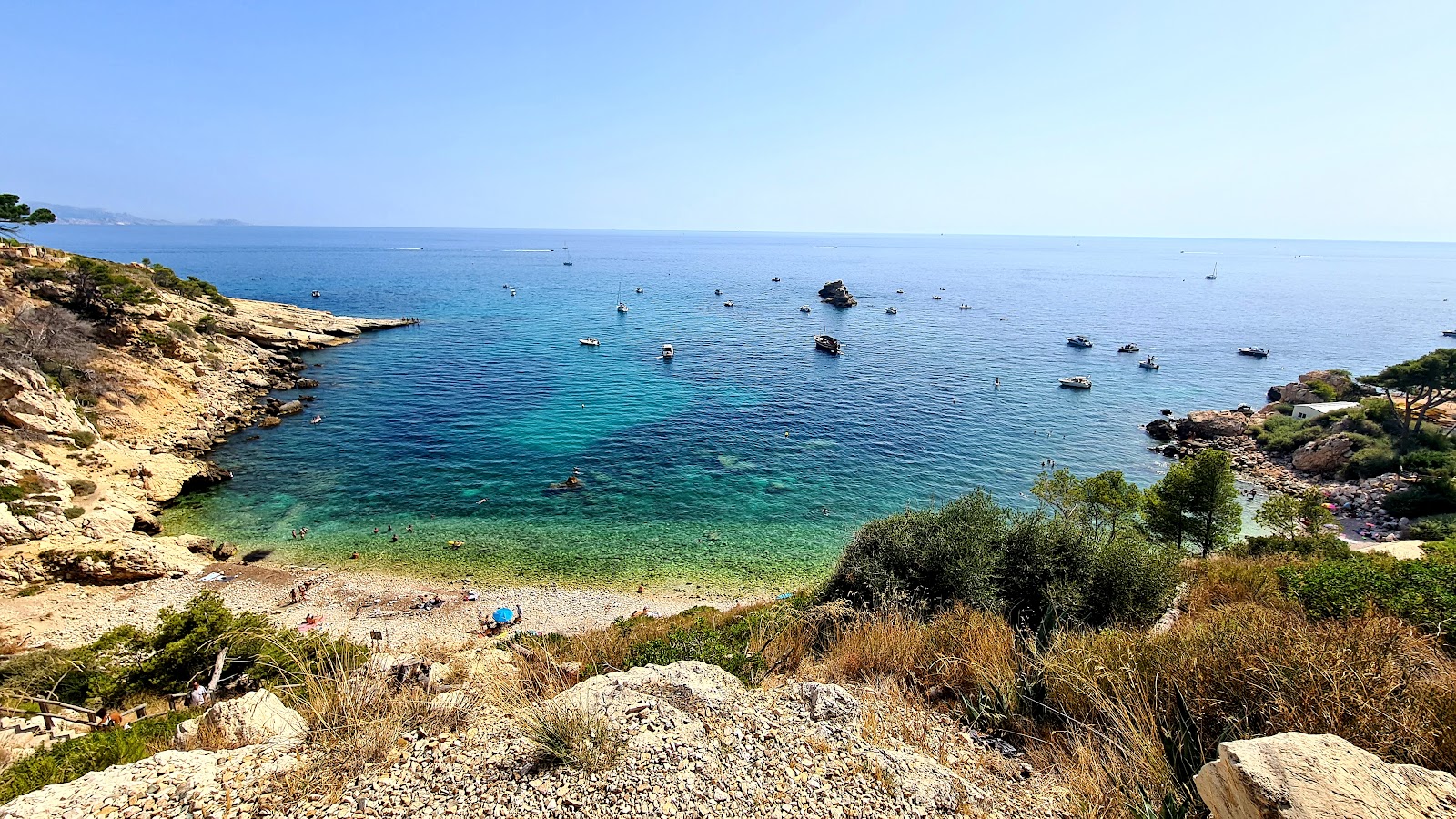Foto di Plage de Eaux Salees con una costa dritta