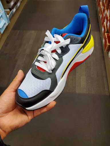 Shoe Store «DSW Designer Shoe Warehouse», reviews and photos, 124 West Market, Bloomington, MN 55425, USA