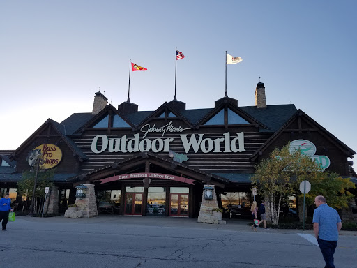 Sporting Goods Store «Bass Pro Shops», reviews and photos, 6112 W Grand Ave, Gurnee, IL 60031, USA
