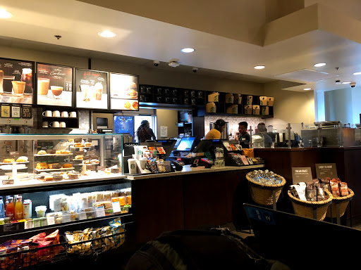 Starbucks, 2751 N Mayfair Rd A, Wauwatosa, WI 53222, USA, 
