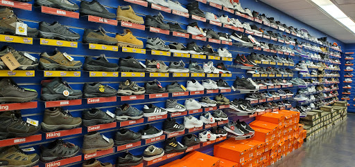 Sporting Goods Store «Big 5 Sporting Goods», reviews and photos, 1401 E 120th Ave, Thornton, CO 80233, USA