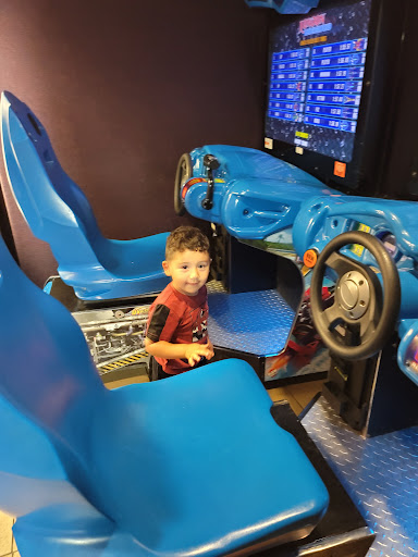 Movie Theater «Regal Cinemas Modesto 10», reviews and photos, 3969 McHenry Ave, Modesto, CA 95356, USA