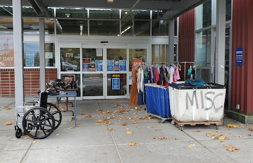 Thrift Store «St. Vincent de Paul», reviews and photos, 575 Rainier Ave N, Renton, WA 98057, USA