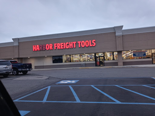 Hardware Store «Harbor Freight Tools», reviews and photos, 1851 Sunrise Hwy #12, Bay Shore, NY 11706, USA