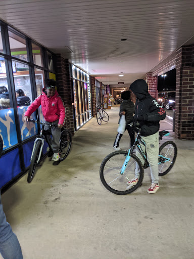 Grocery Store «Stop & Shop», reviews and photos, 1083 Inman Ave, Edison, NJ 08820, USA