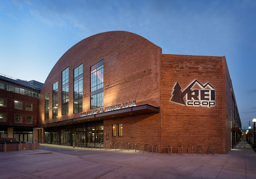 REI, 201 M St NE, Washington, DC 20002, USA, 