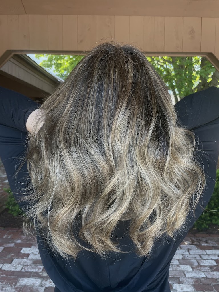 Salon Bliss 01462