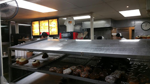 Donut Shop «The Donut Man», reviews and photos, 915 E Rte 66, Glendora, CA 91740, USA