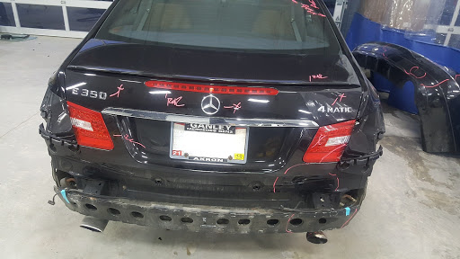 Auto Body Shop «Fine Line Auto Body-Lewis Center», reviews and photos, 8595 N High St, Columbus, OH 43235, USA