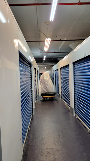 Self-Storage Facility «American Self Storage», reviews and photos, 330 Tompkins Ave, Staten Island, NY 10304, USA