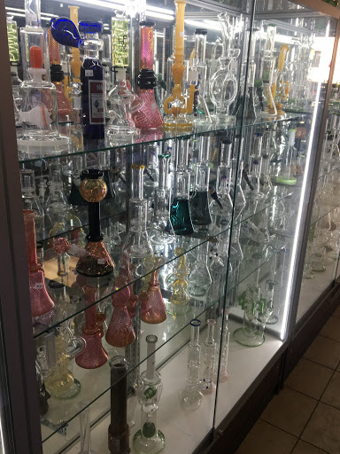 Tobacco Shop «Franklin Smoke Shop», reviews and photos, 24 East Central Street, Franklin, MA 02038, USA