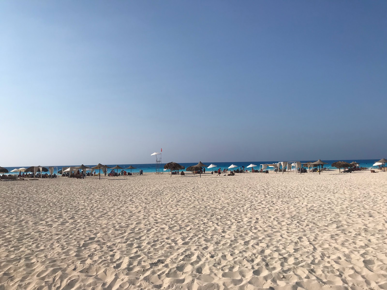 Foto de El Montazah Beach com alto nível de limpeza