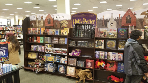 Book Store «Barnes & Noble», reviews and photos, 631 E Boughton Rd, Bolingbrook, IL 60440, USA