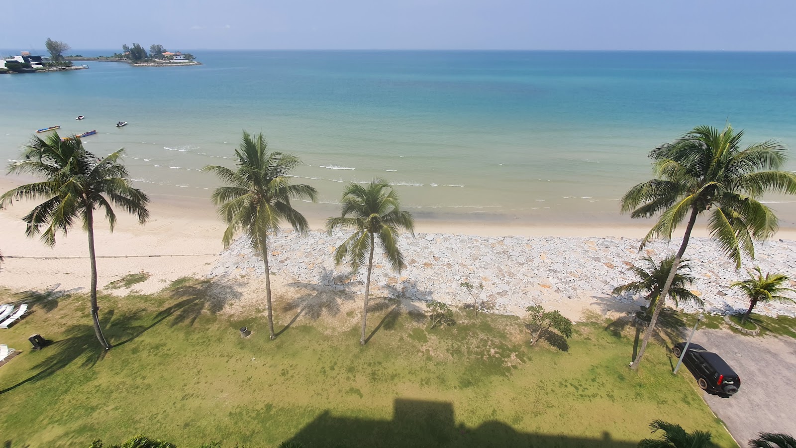 Foto de Port Dickson Public Beach com alto nível de limpeza