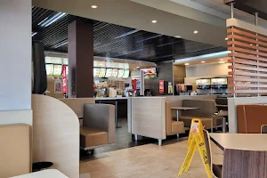 Carl's Jr. image