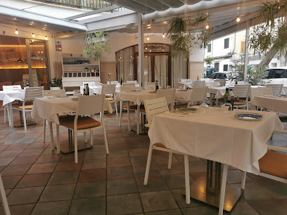 Sama Bar & Restaurante - Carrer del Llevant, 5, 07470 Pollença, Illes Balears, Spain