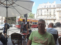 Atmosphère du Restaurant Café Le Quartier Général à Paris - n°20