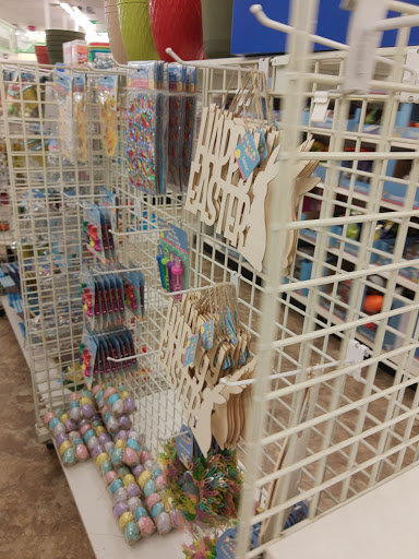 Dollar Store «Dollar Tree», reviews and photos, 6140 Rose Hill Dr, Alexandria, VA 22310, USA