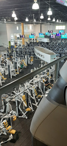 Gym «GB3 Palm- George Brown Sports Club», reviews and photos, 7825 N Palm Ave, Fresno, CA 93711, USA