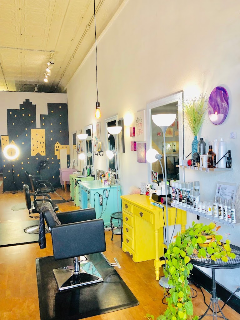 Moon Locks Salon 52556
