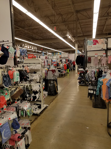 Clothing Store «Old Navy», reviews and photos, 2155 22nd St, Oak Brook, IL 60523, USA