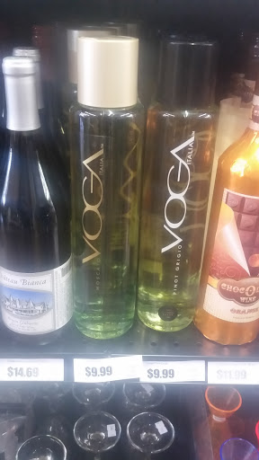 Liquor Store «Wine Market», reviews and photos, 12207 Dorsett Rd, Maryland Heights, MO 63043, USA