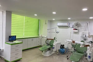 श्री Dental clinic image