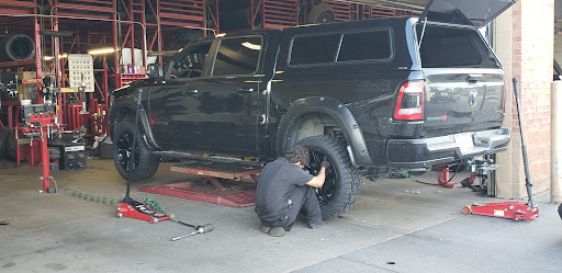 Tire Shop «Discount Tire Store - Thornton, CO», reviews and photos, 3805 E 104th Ave, Thornton, CO 80233, USA