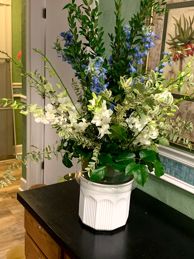 Florist «Myers Florist/Emerald Gardens Flowers», reviews and photos, 2906 Hillsborough Rd, Durham, NC 27705, USA