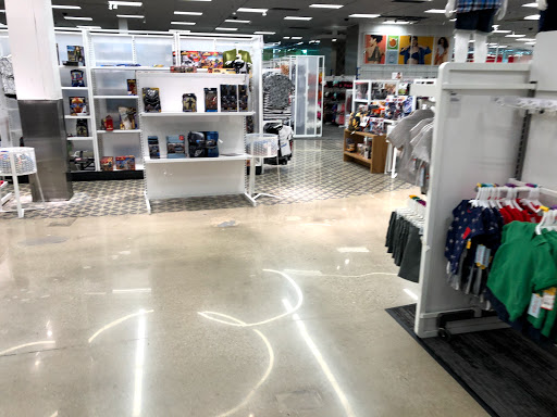 Department Store «Target», reviews and photos, 999 Corporate Dr, Westbury, NY 11590, USA